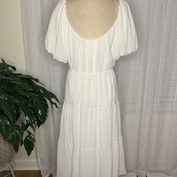 Astr White Puff Sleeve Maxi Dress - Picture 4 of 6